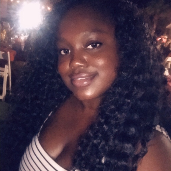 Meet your Posher, Diana - Picture 2 of 8